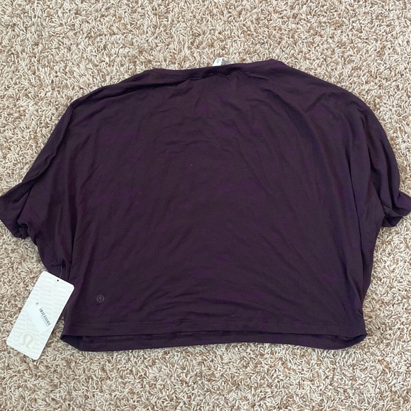 Lululemon Go Om Short Sleeve Tee
Mini Ghost Weave Burnout NWT Size 6 - Picture 8 of 8